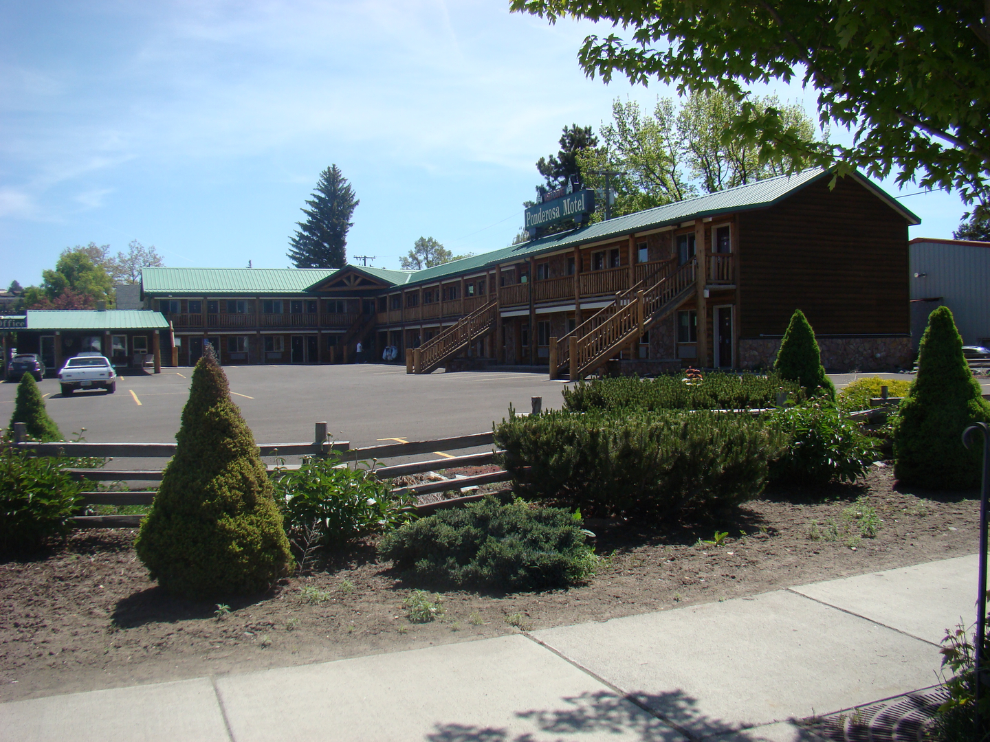 Ponderosa Motel